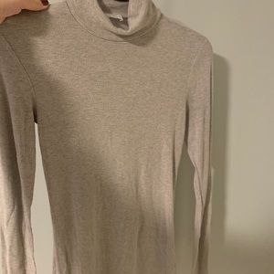 Aritzia Wilfred turtle neck medium